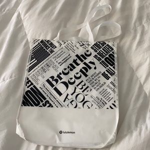 Lululemon large shopping bag white